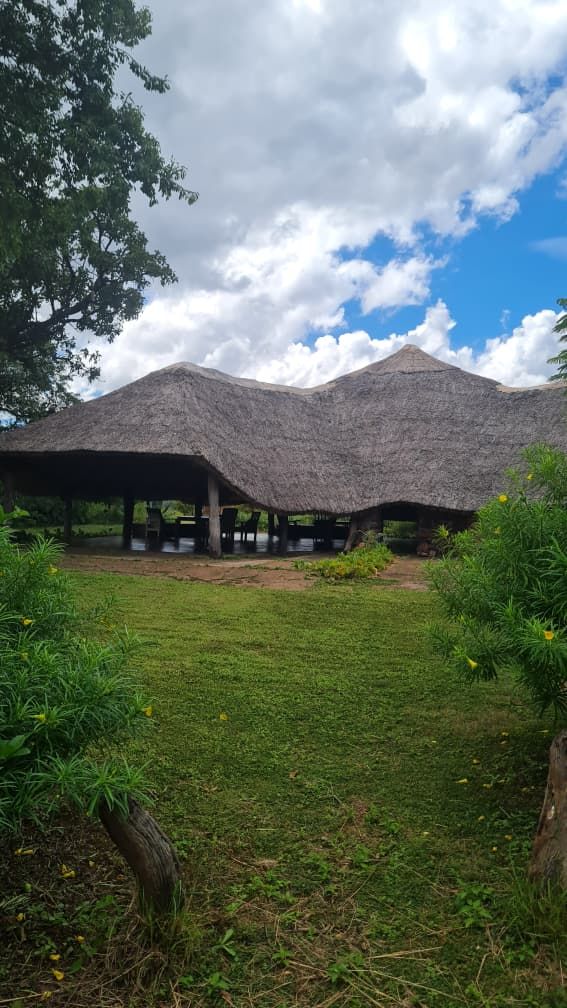 The thatched lapa at Kigelia